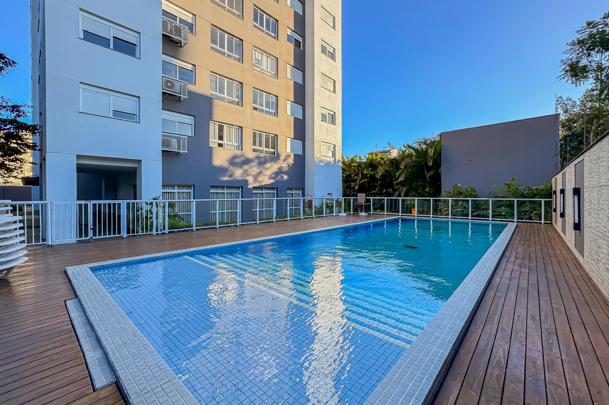 Porteira Fechada no Higienópolis | 3D (1 Suíte) 72m² + 2 Vagas | Impecável