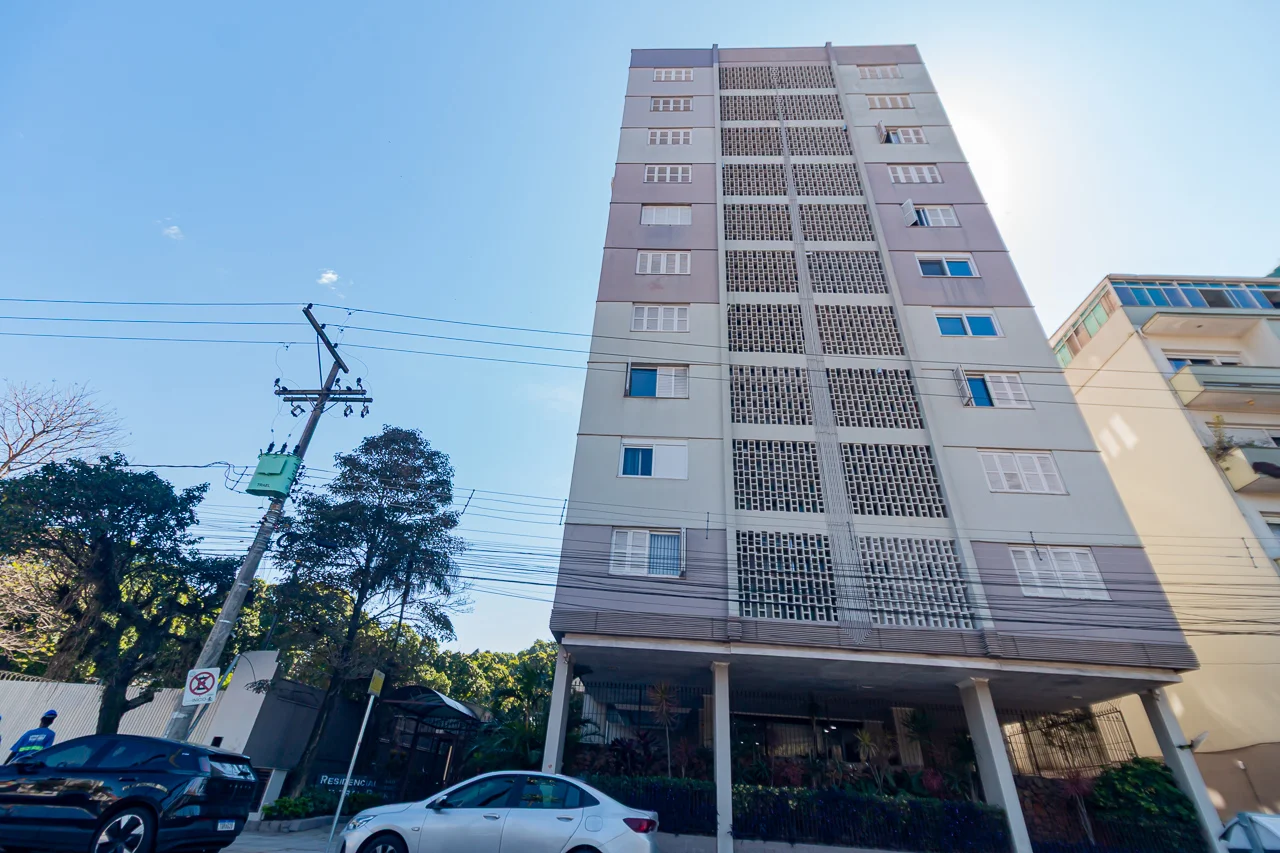 APARTAMENTO À VENDA COM 02 DORMITÓRIOS , VAGA COBERTA | 78m² PRIVATIVOS NA AV. OSVALDO ARANHA EM FRENTE À UFRGS E AO PARQUE DA REDENÇÃO