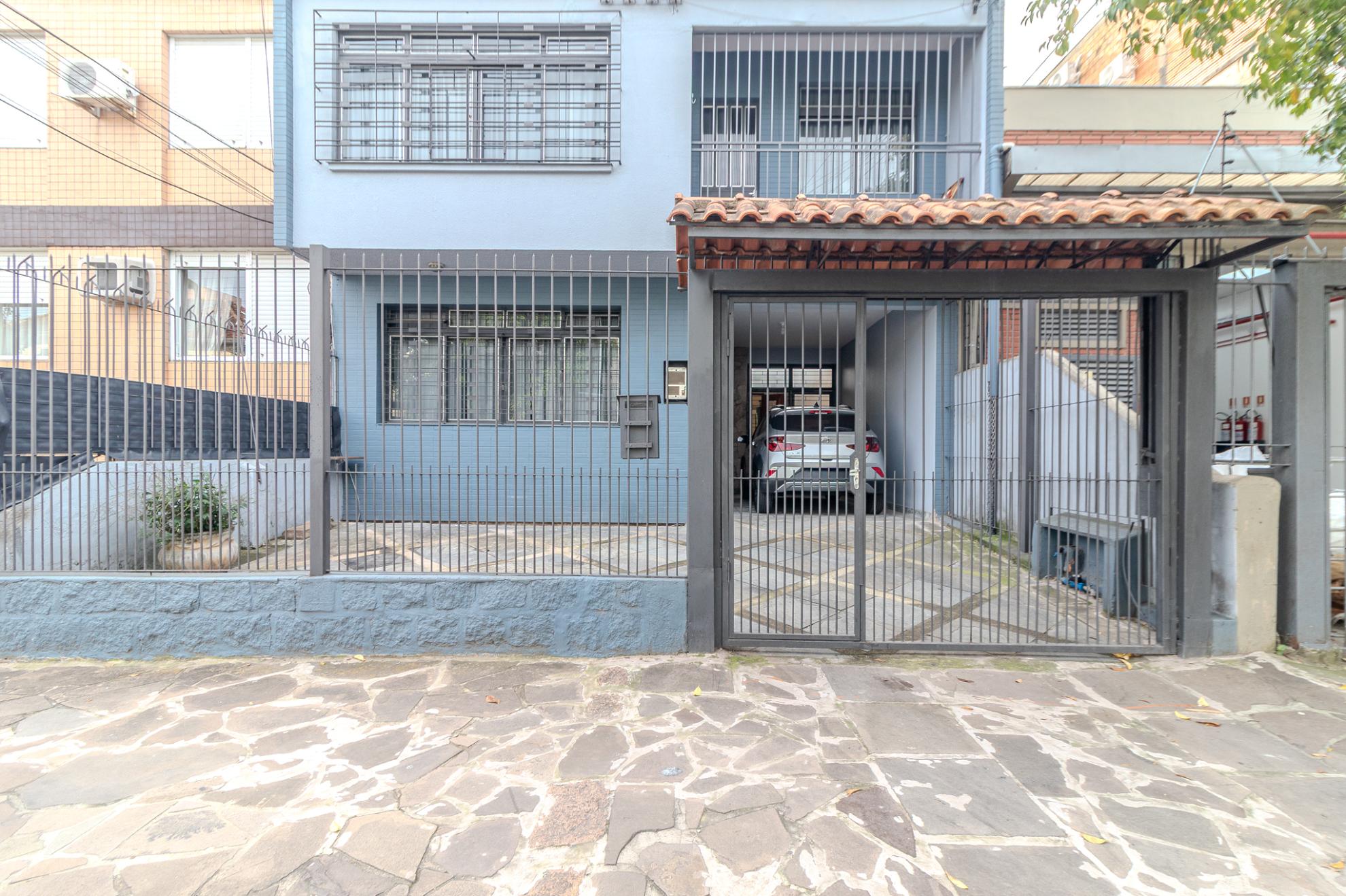 Imóvel Multiuso no Santana: 6 Dormitórios ou Escritórios, Terraço, Edícula e Vagas Próximo à Av. Ipiranga