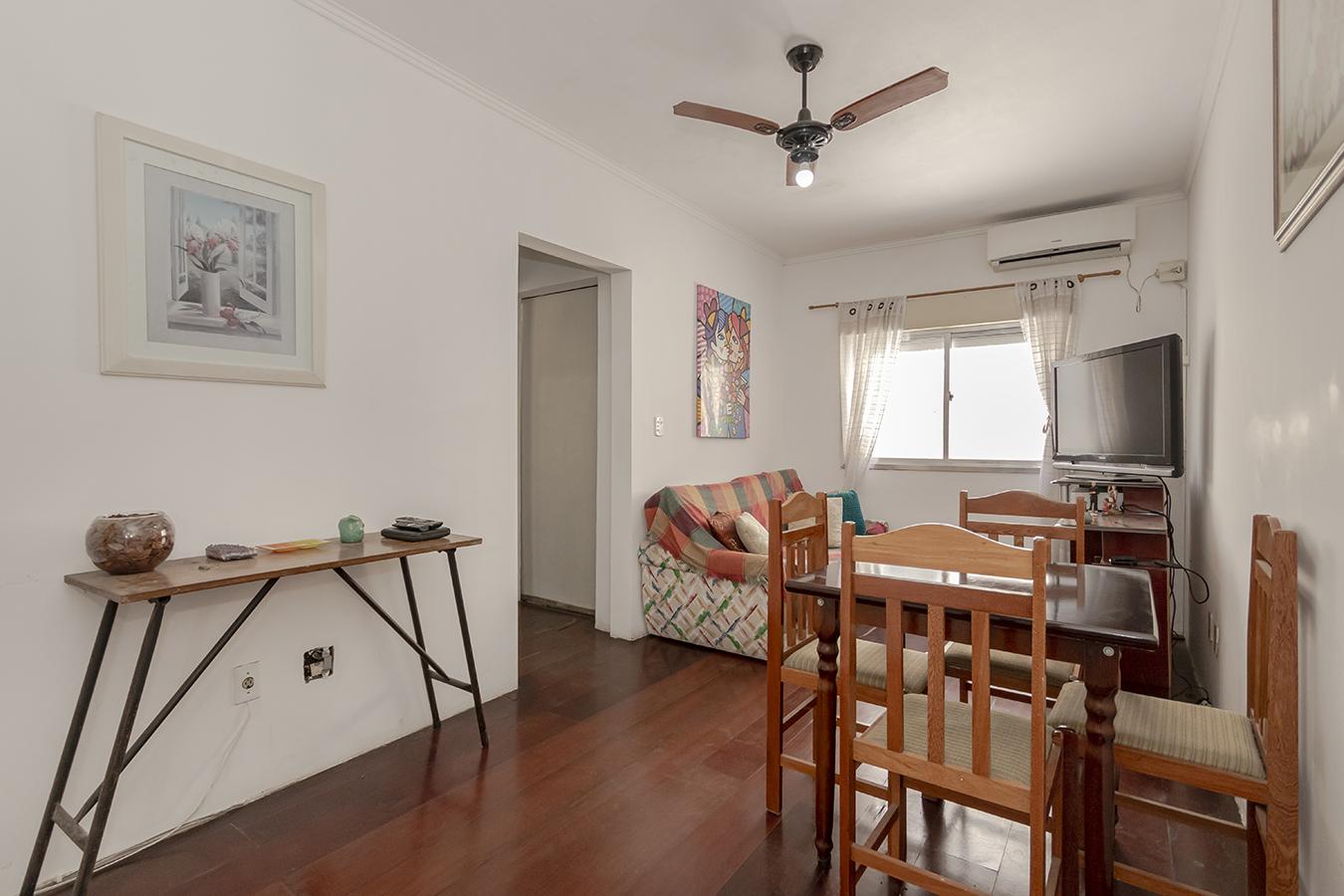 Excelente apartamento no Bairro Glória com vaga