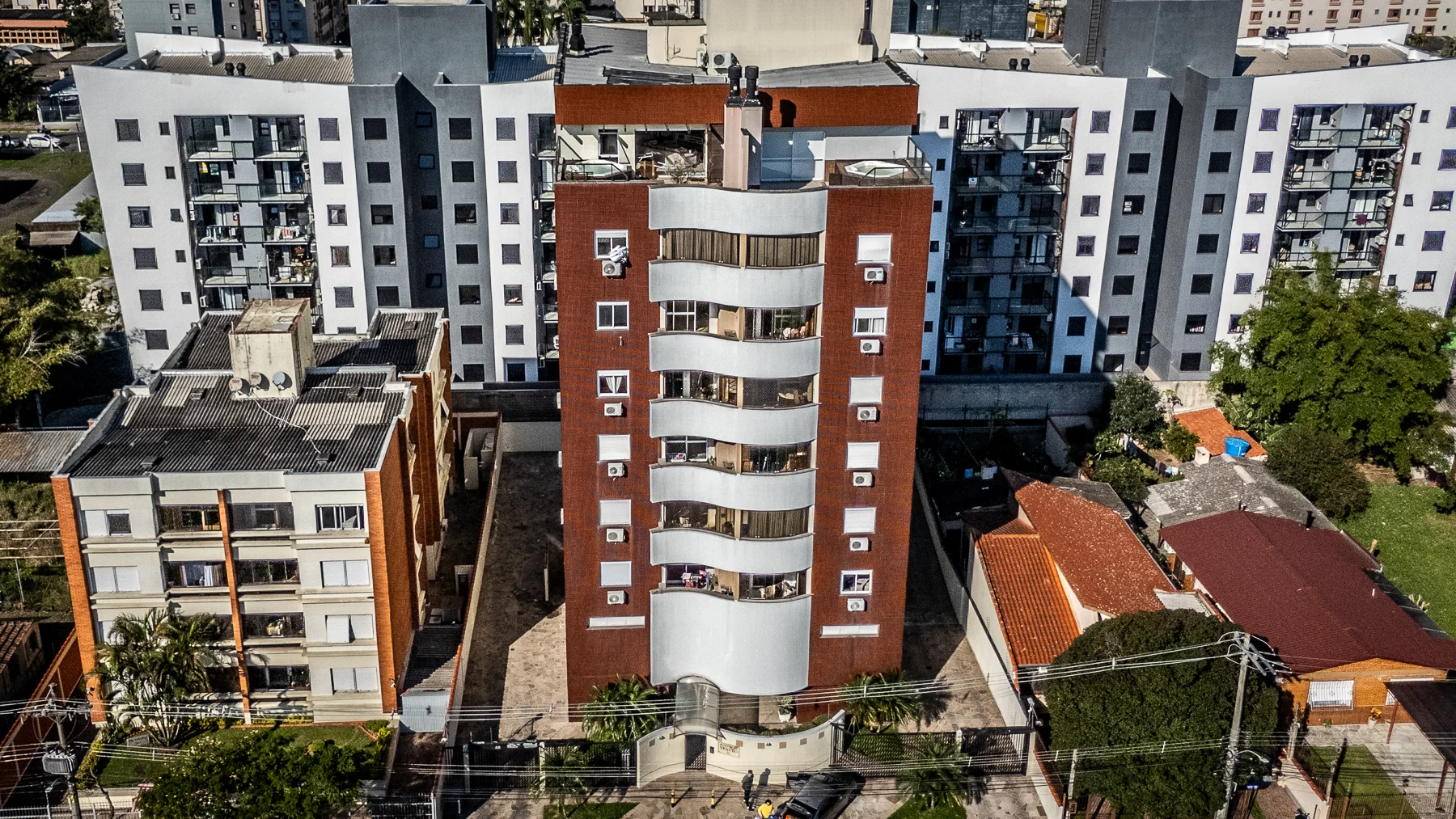 APARTAMENTO 02 DORMITÓRIOS COM VAGA DE GARAGEM E CHURRASQUEIRA