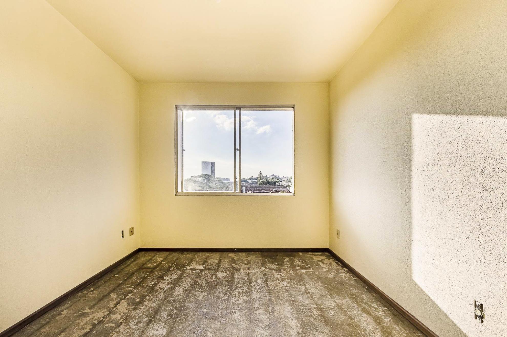 Apartamento 2 dormitórios, 57m², desocupado, ventilado e com vista pôr do sol – Cristal: R$ 260.000,00
