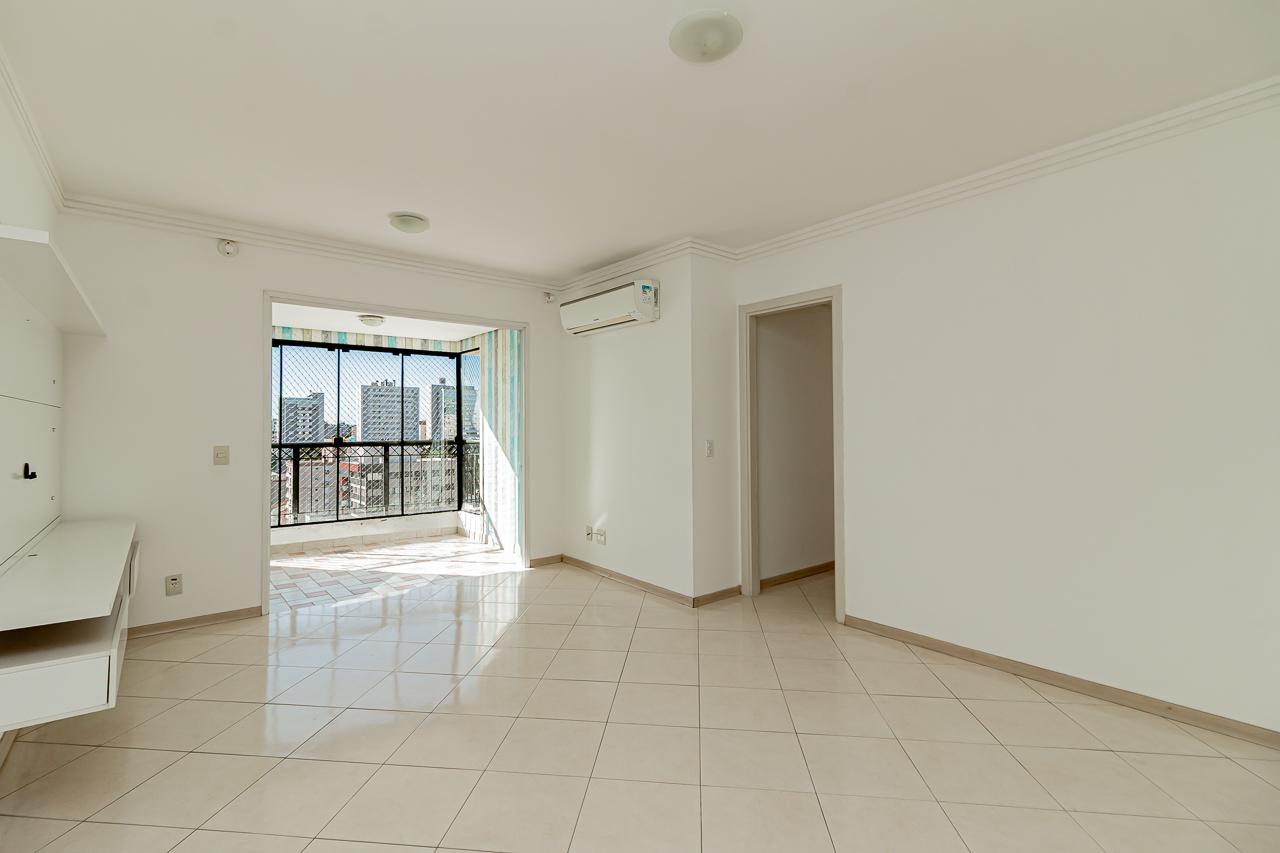 No Bairro Passo da Areia Apartamento de 03 Dormitórios ( 1 suíte ), no Solar Mediterrâneo – 02 vagas ( lado a lado. )