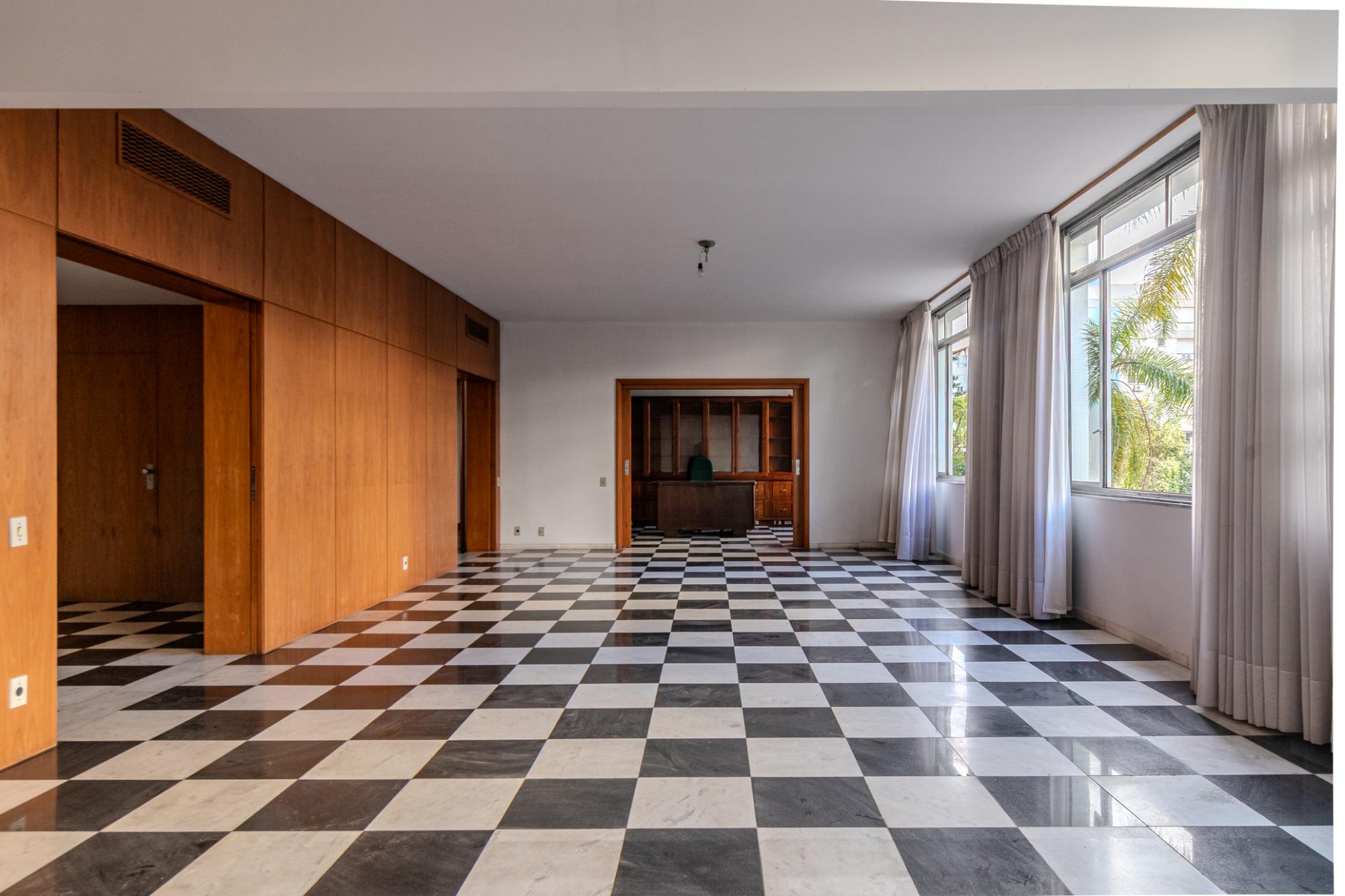 HILÁRIO RIBEIRO | 4 dormitórios e 381 m² em um dos melhores endereços de Porto Alegre