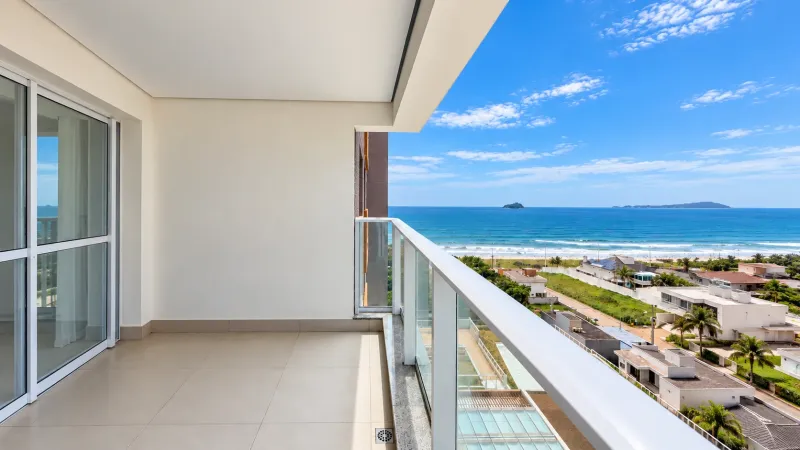 VISTA MAR LIVRE E PERMANENTE — A POUCOS METROS DA AREIA