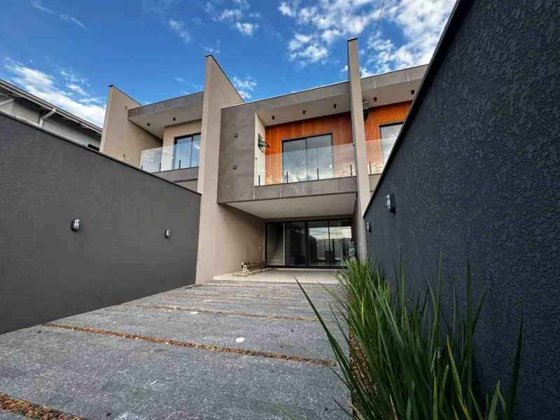 Sobrado no Bom Retiro, Joinville - Imobiliária - foto 2