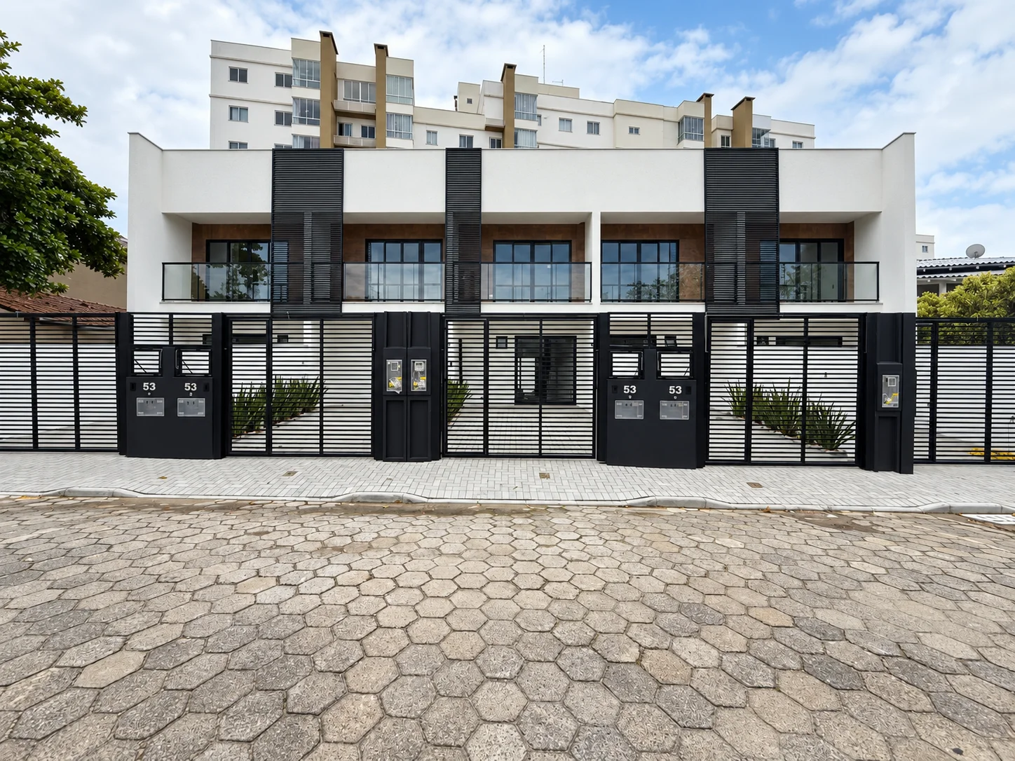 Geminado com 3 quartos e suíte