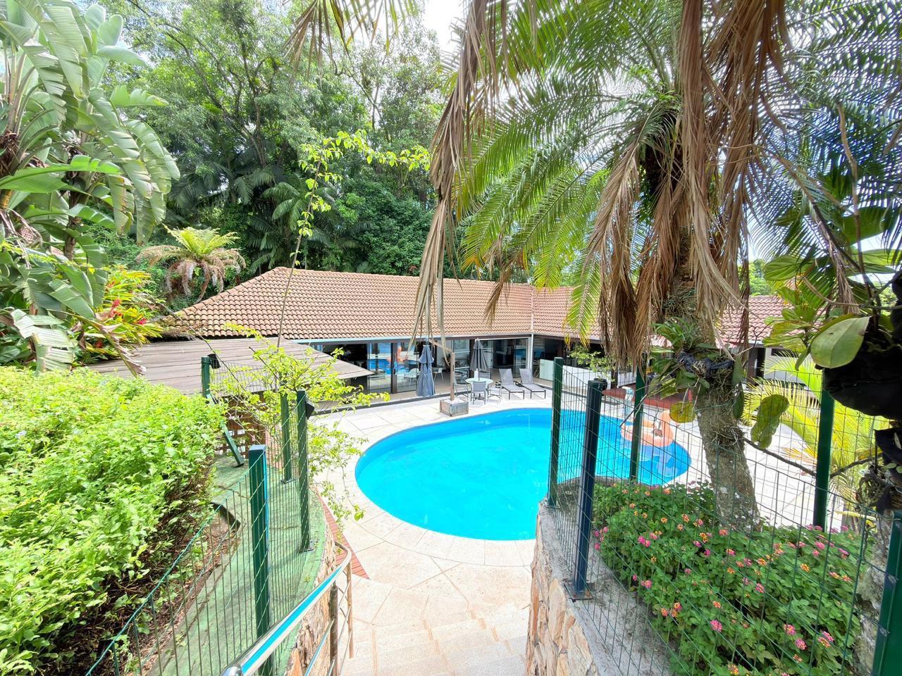 Casa exclusiva em condomínio fechado no bairro Glória