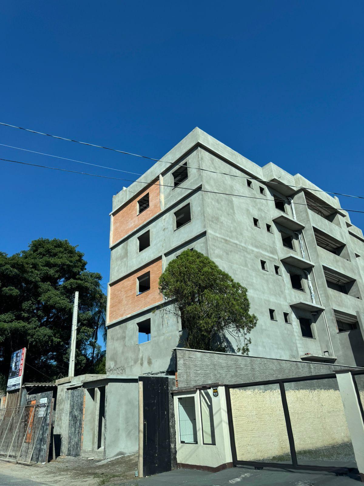 Apartamento a venda no Iririú, próximo ao Hospital Regional