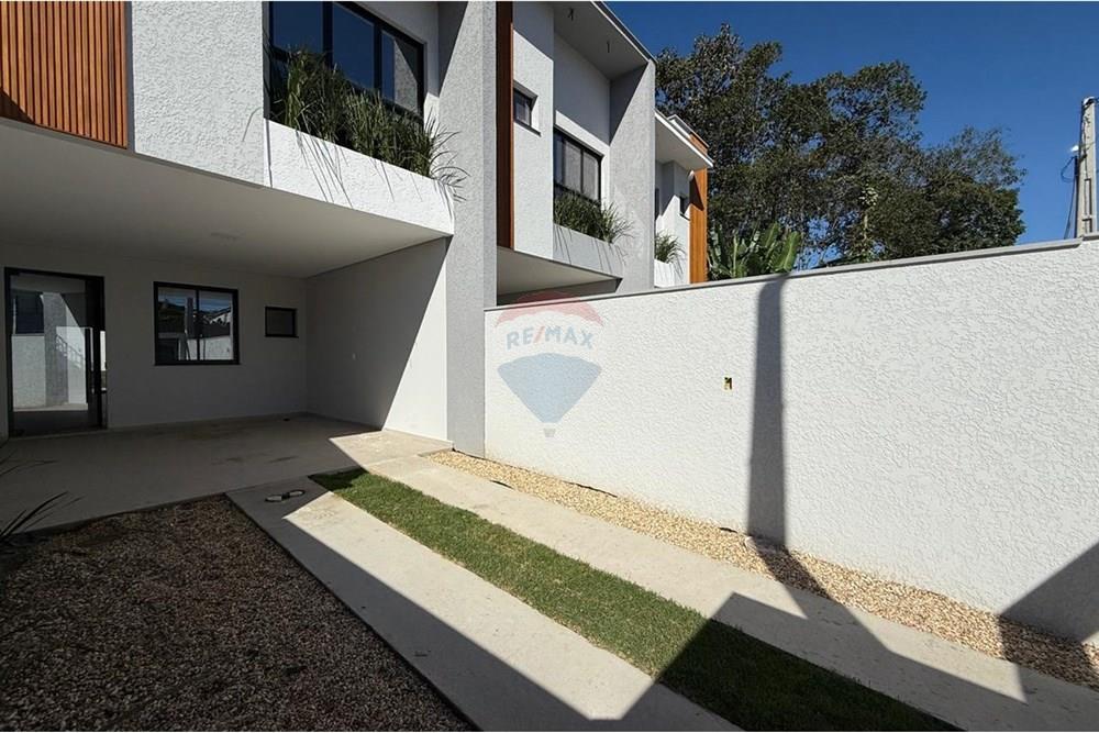 Sobrado dos Sonhos em Joinville, Rua Beira Mar!