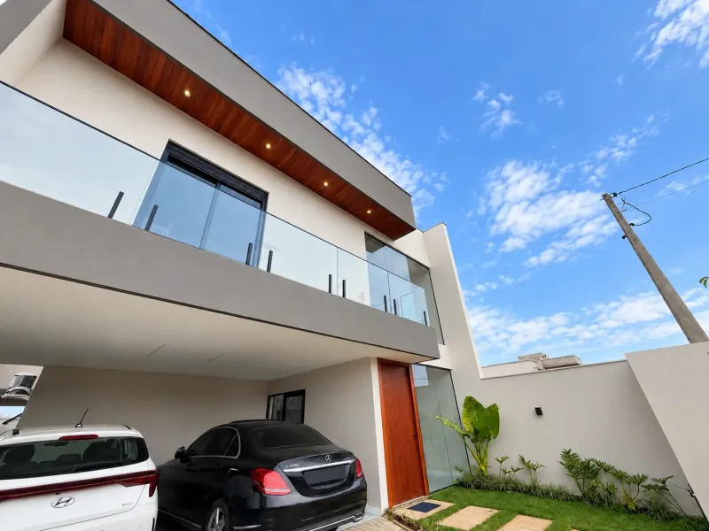 Casa de Alto Padrão para Locação — 4 Dormitórios (2 Suítes) — Saguaçu, Joinville