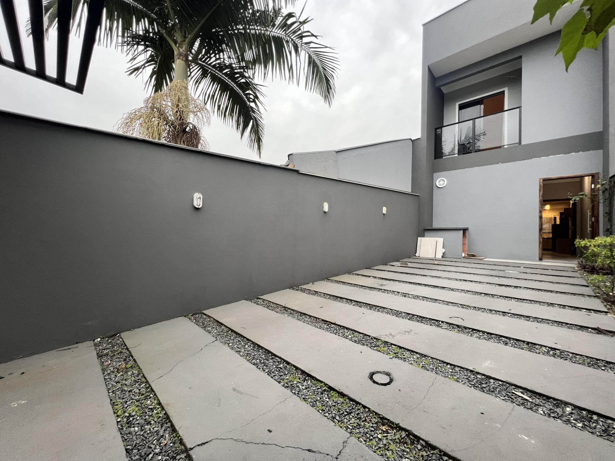 Sobrado Geminado para Locação – Bairro Costa e Silva