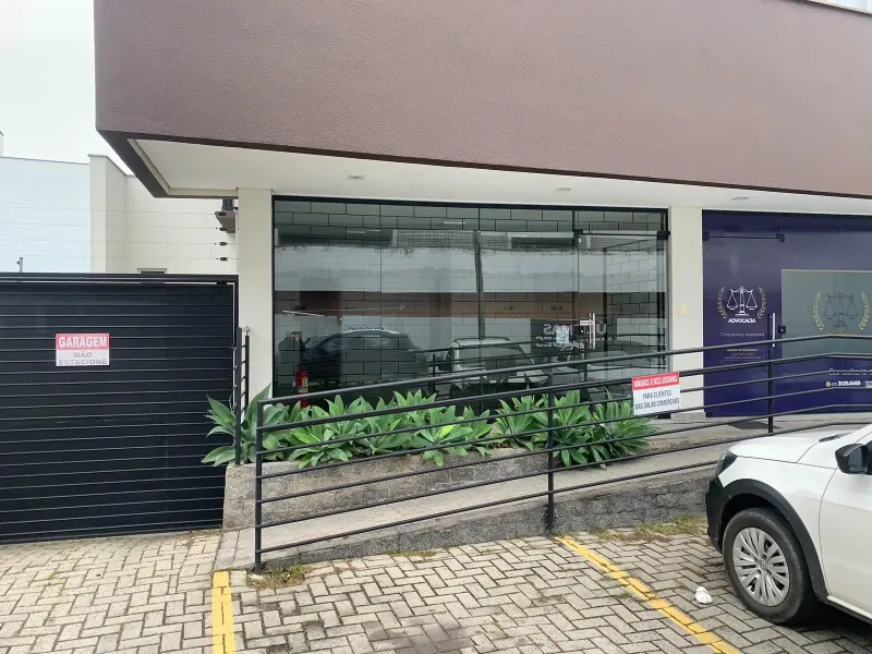🏢 Sala Comercial Térrea com Excelente Visibilidade e Estrutura Completa