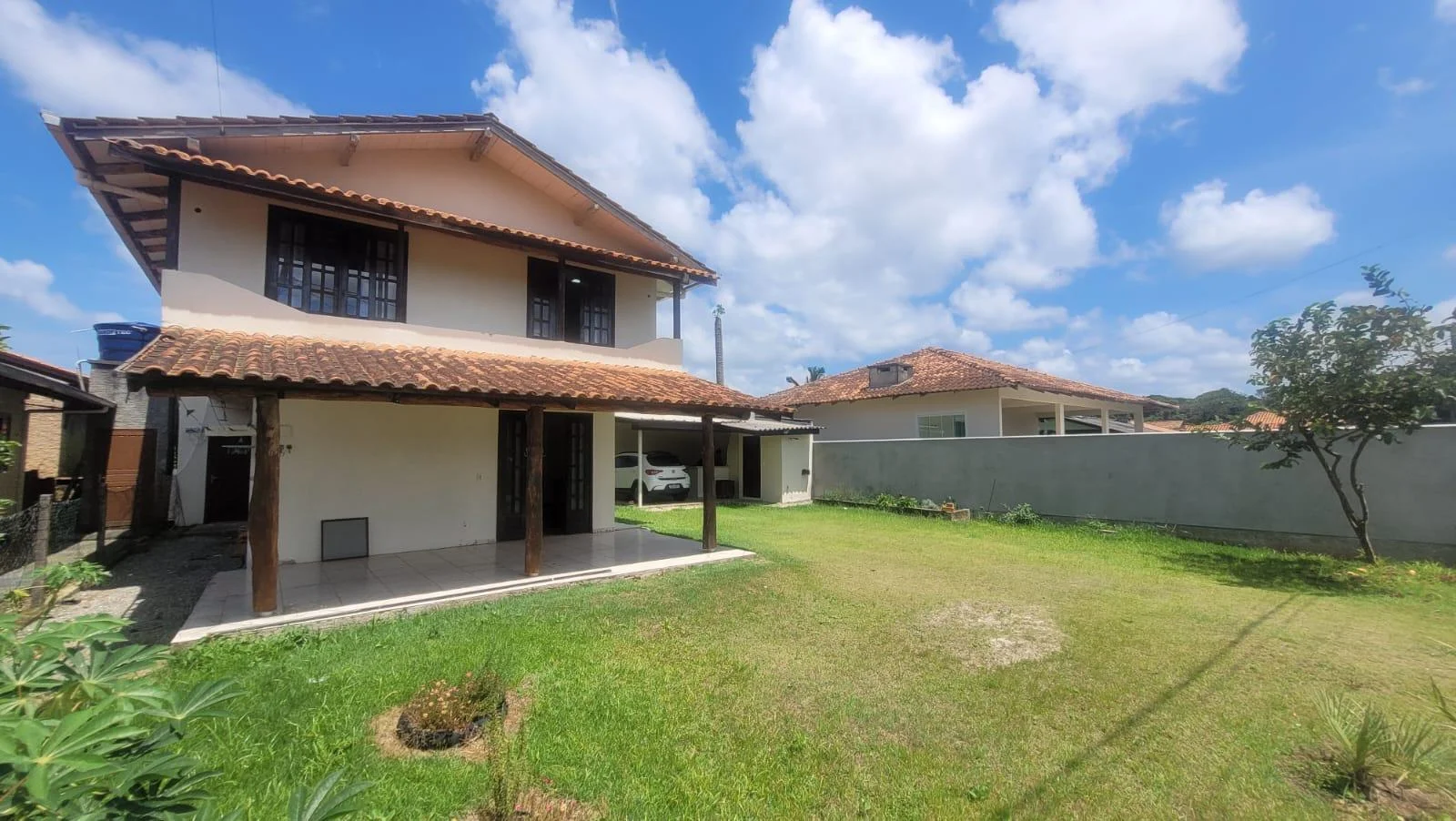 Ampla Casa de Praia com Espaço para Toda a Família