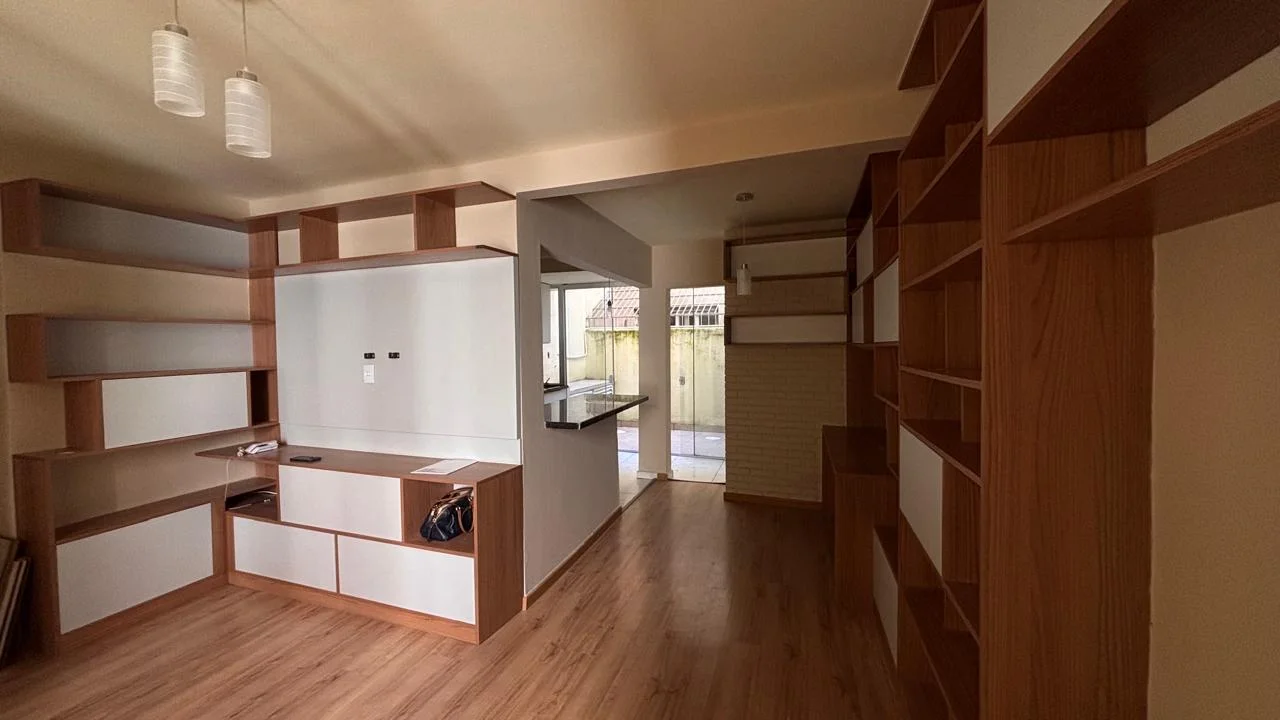 Apartamento Garden com  dois dormitórios e dois banheiros.