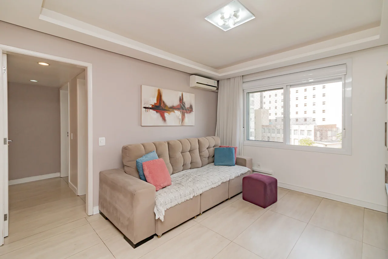 Apartamento Pronto para Morar  2 Dormitórios com Gabinete e Vaga no Centro Histórico