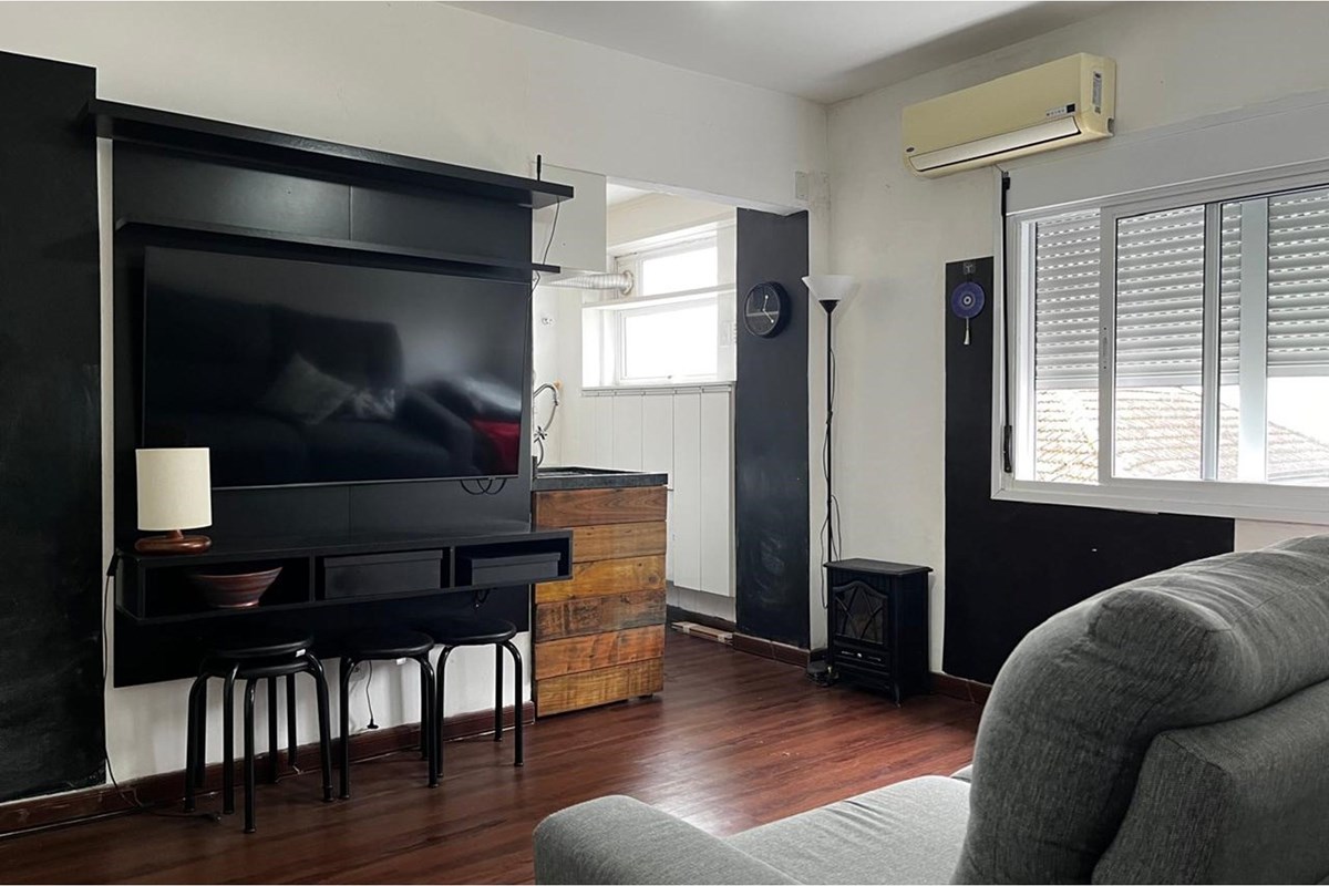 Apartamento 1 dormitório com garagem , elevador no Menino Deus
