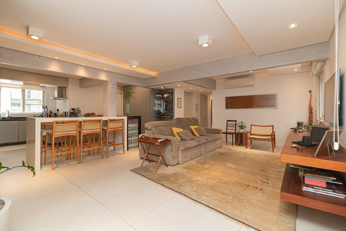 Apartamennto Lindo Reformado com Churrasqueira e 2 vagas no Moinhos de Vento
