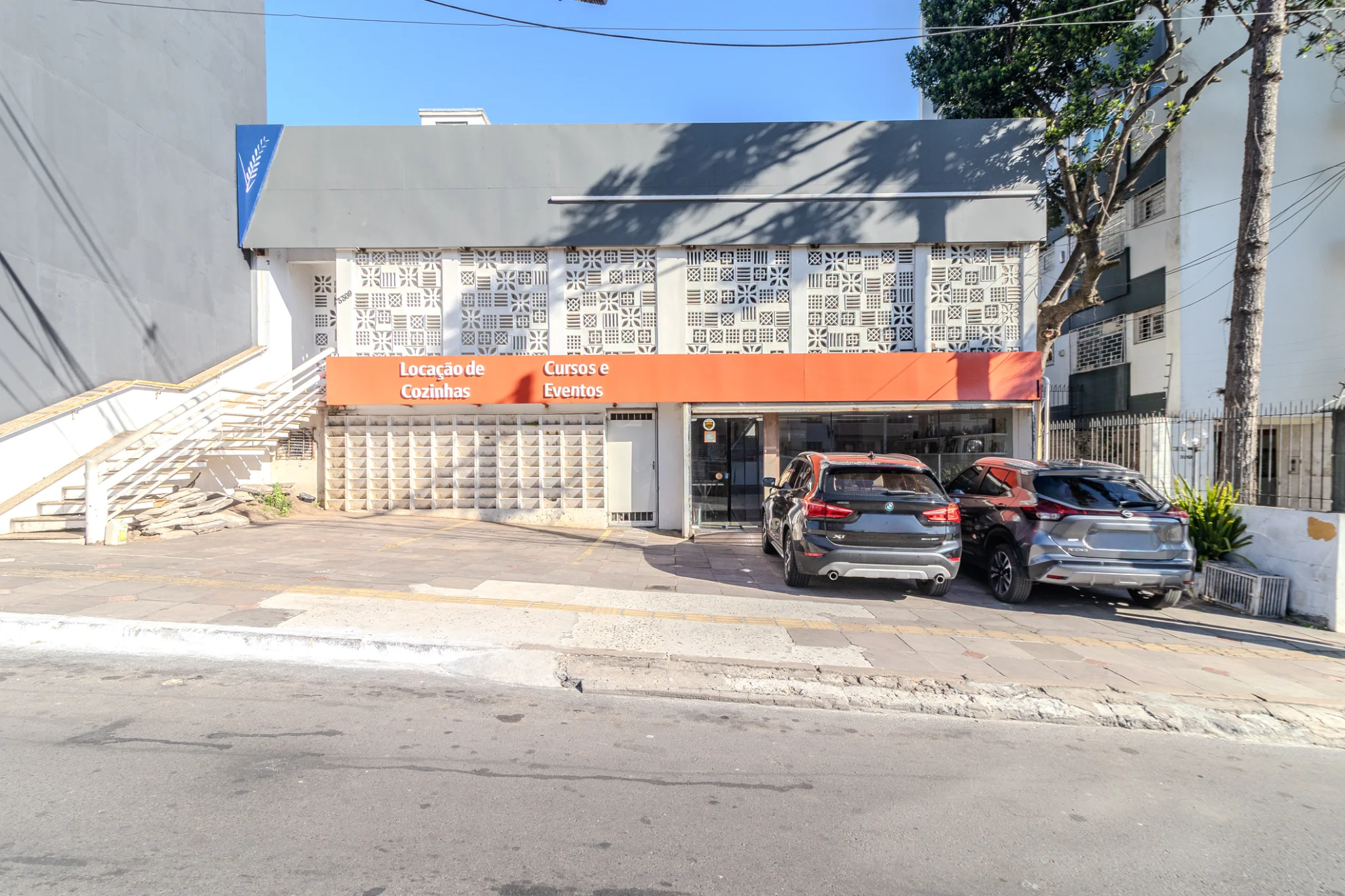 Espaço Comercial de 2 Pavimentos na Cristóvão Colombo com Versatilidade