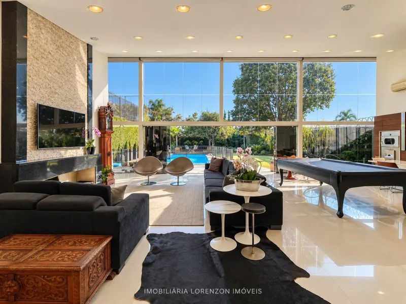 Casa com 3 suítes à venda no Jardim Itália, Chapecó SC, com piscina aquecida