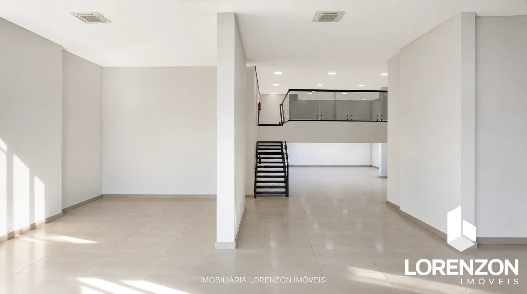 Sala Comercial Térrea com 357m² e Mezanino à Venda a Preço de Custo no Centro de Chapecó