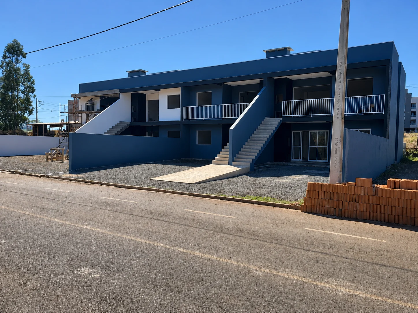 Apartamento 2 dormitórios à venda no Araras, Chapecó SC, com varanda e churrasqueira