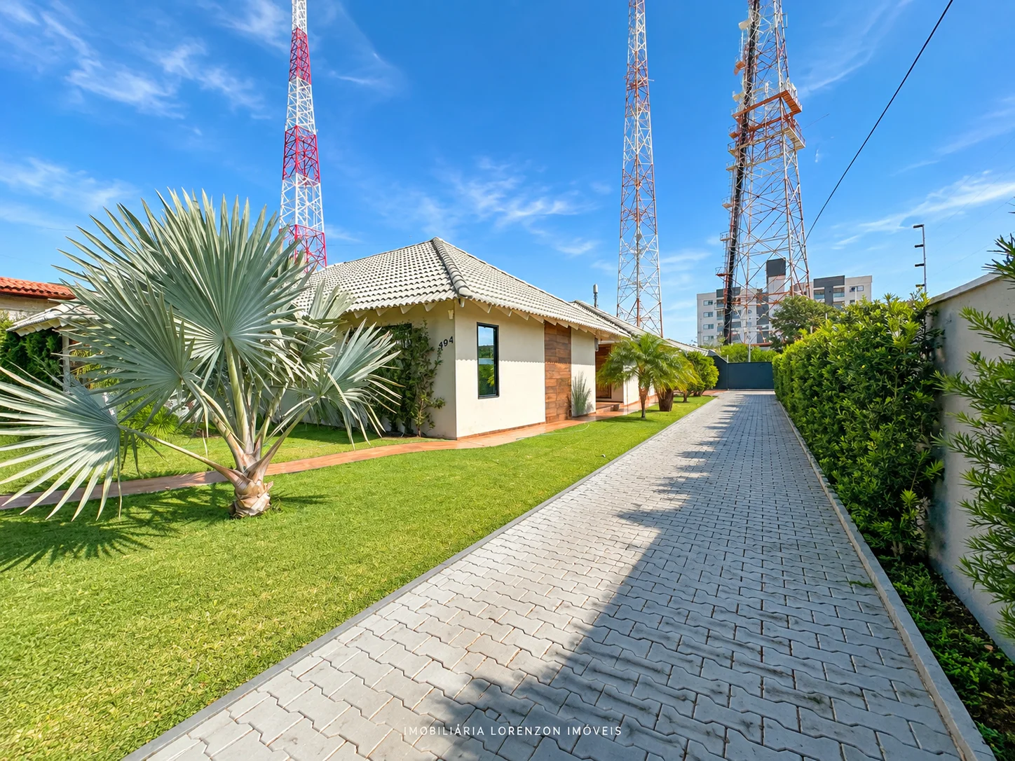 CASA TÉRREA SEMI MOBILIADA COM PISCINA PROXIMO A AV. LA SALLE