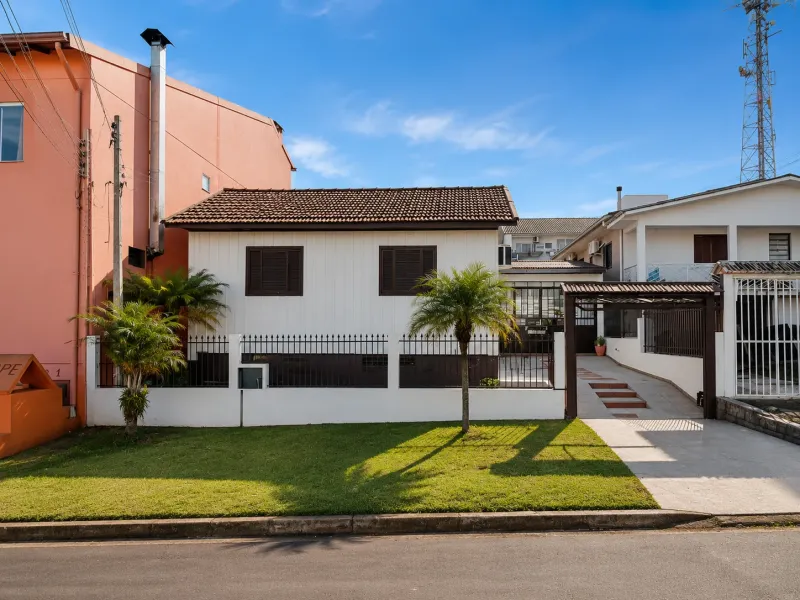Casa 3 Dormitórios à Venda no Bairro Bela Vista, Chapecó SC