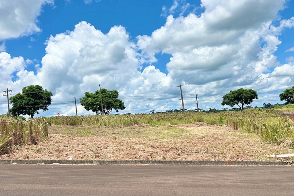 TERRENO NO BAIRRO SÃO PEDRO PLANO PRONTO PARA CONSTRUIR