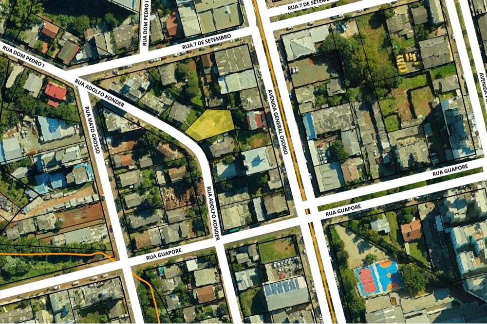 Terreno de 558 m² no São Cristovão, próximo ao Centro, a Bransales Pneus e colégio Nelson Horostecki