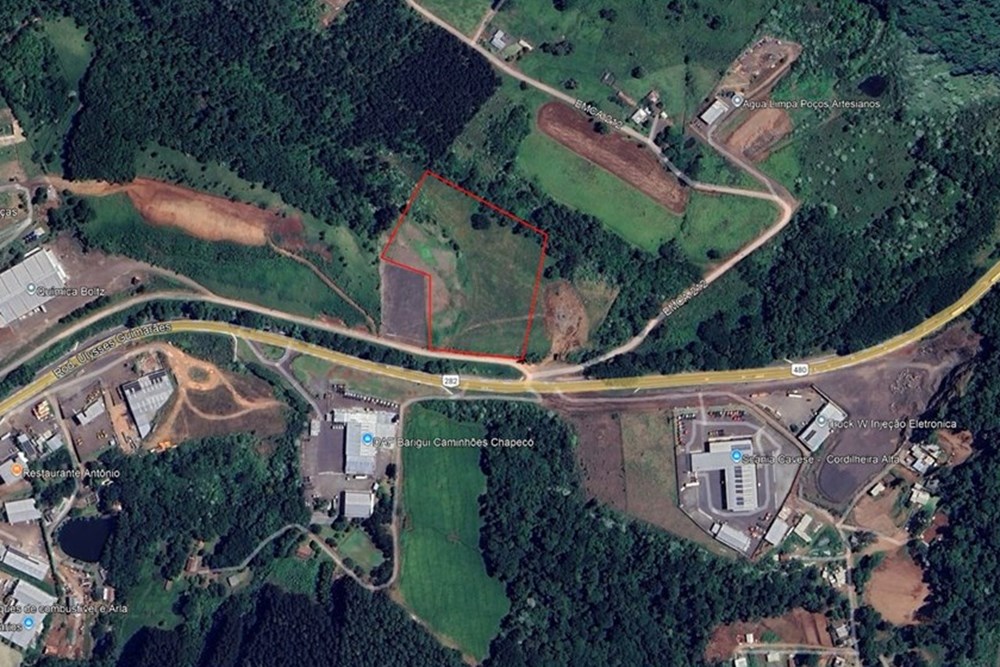 Área de 24.000m2 na BR 282