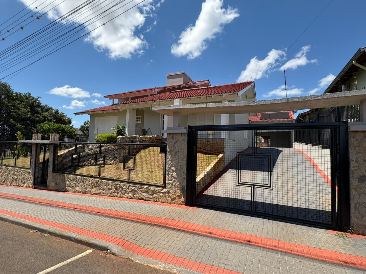 Casa Alto Padrão com piscina proximo ao La Salle