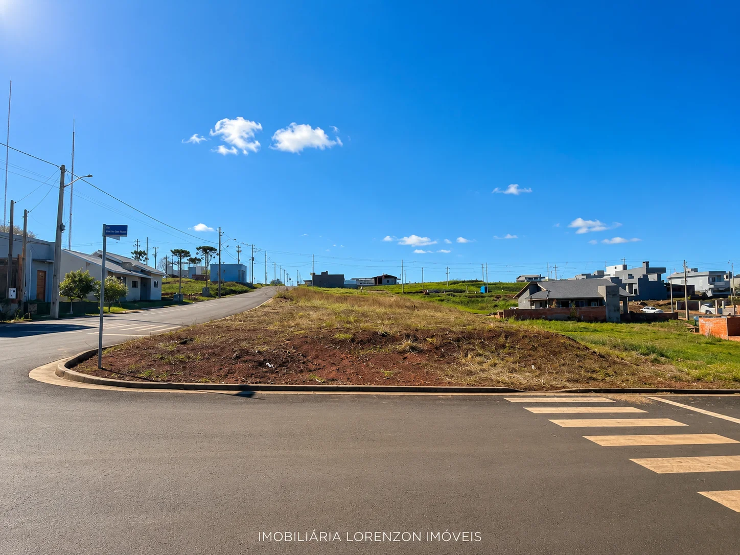 TERRENO DE ESQUINA NO CAMINHOS DO ALTO