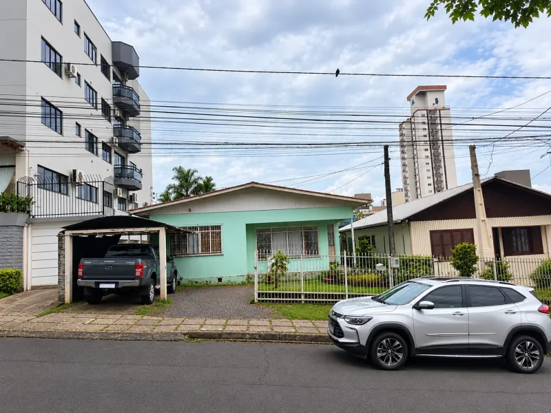 Oportunidade Rara no Centro de Chapecó: Terreno 100% Plano com 322 m²