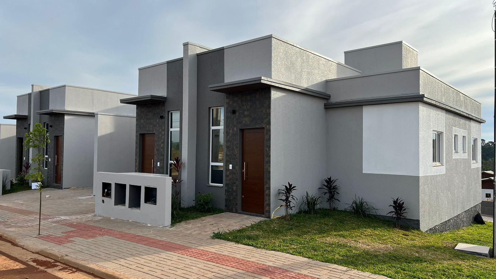 Casa Geminada com Suíte + 1 Quarto Nova e Pronta para Morar no Caminhos do Alto em Xanxerê. Financia pelo MCMV