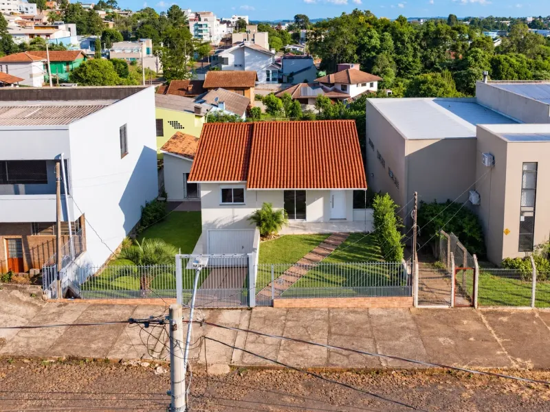CASA 3 QUARTOS COM SALÃO DE FESTAS NO BAIRRO JOSÉ BONIFÁCIO