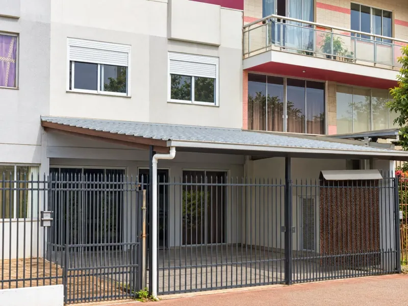 CASA COM 3 DORMITÓRIOS NO BAIRRO COPAS VERDES