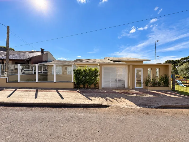 CASA À VENDA COM 5 QUARTOS NO ZIMMER, POR 800 MIL