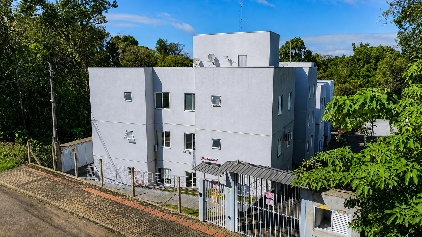 APT TÉRREO | 2 QUARTOS | TRÊS VENDAS | APENAS R$ 199 MIL