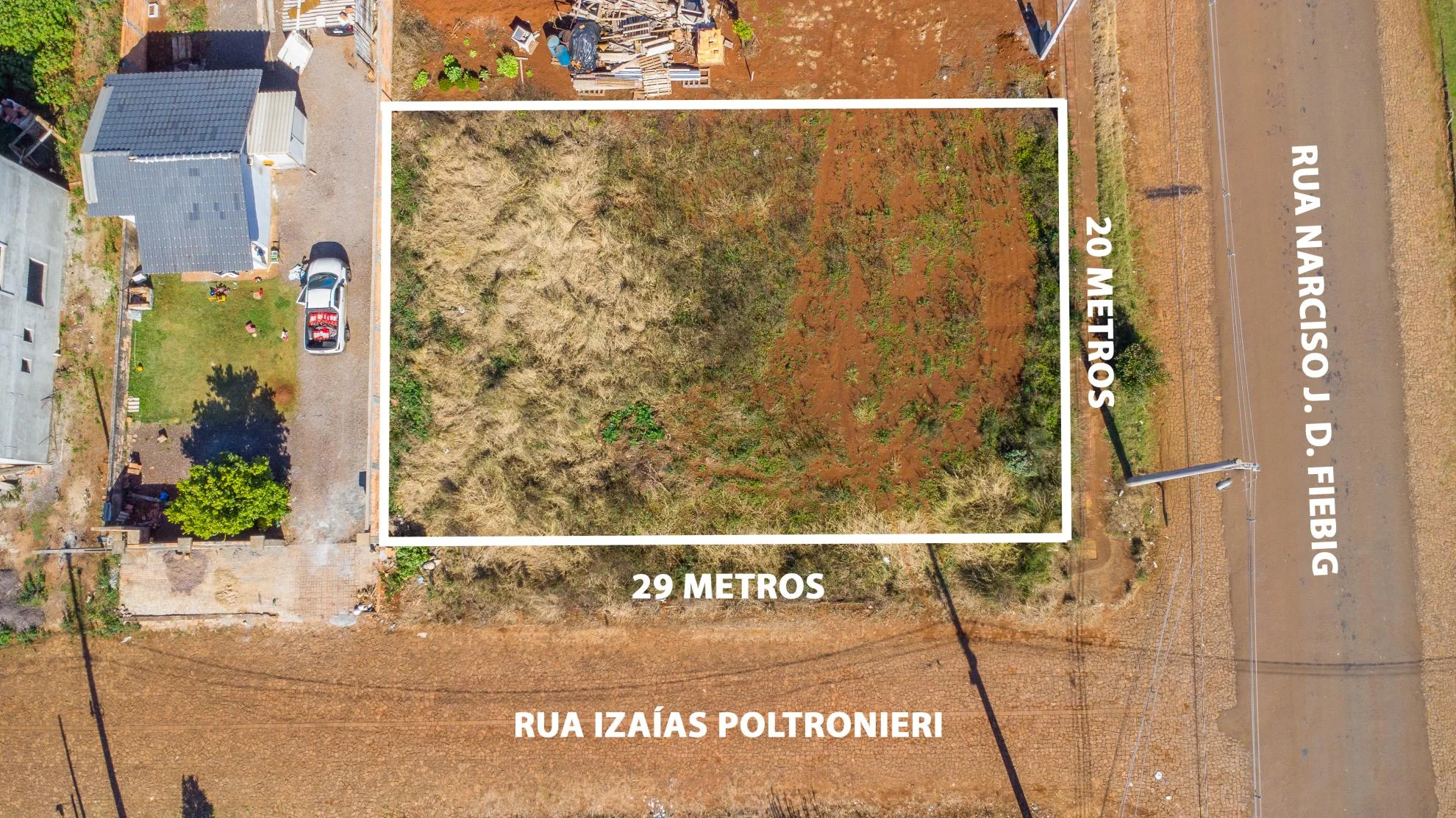 TERRENO DE ESQUINA COM 580 M² NO BAIRRO LIBERDADE