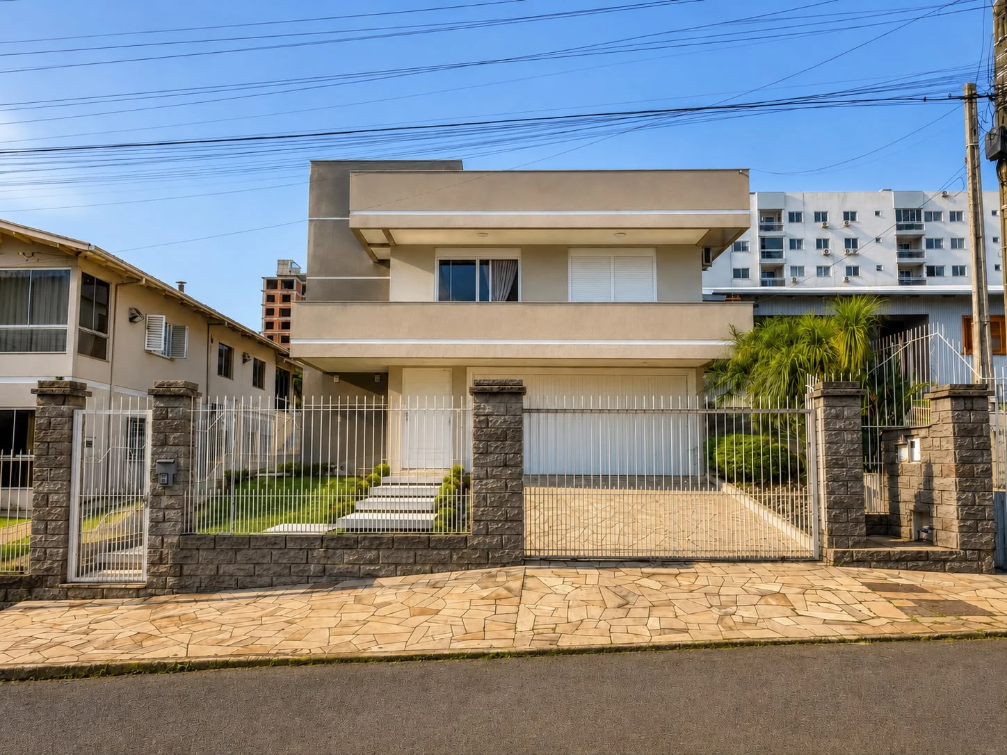 CASA 3 QUARTOS COM AMPLO TERRENO NO BELA VISTA