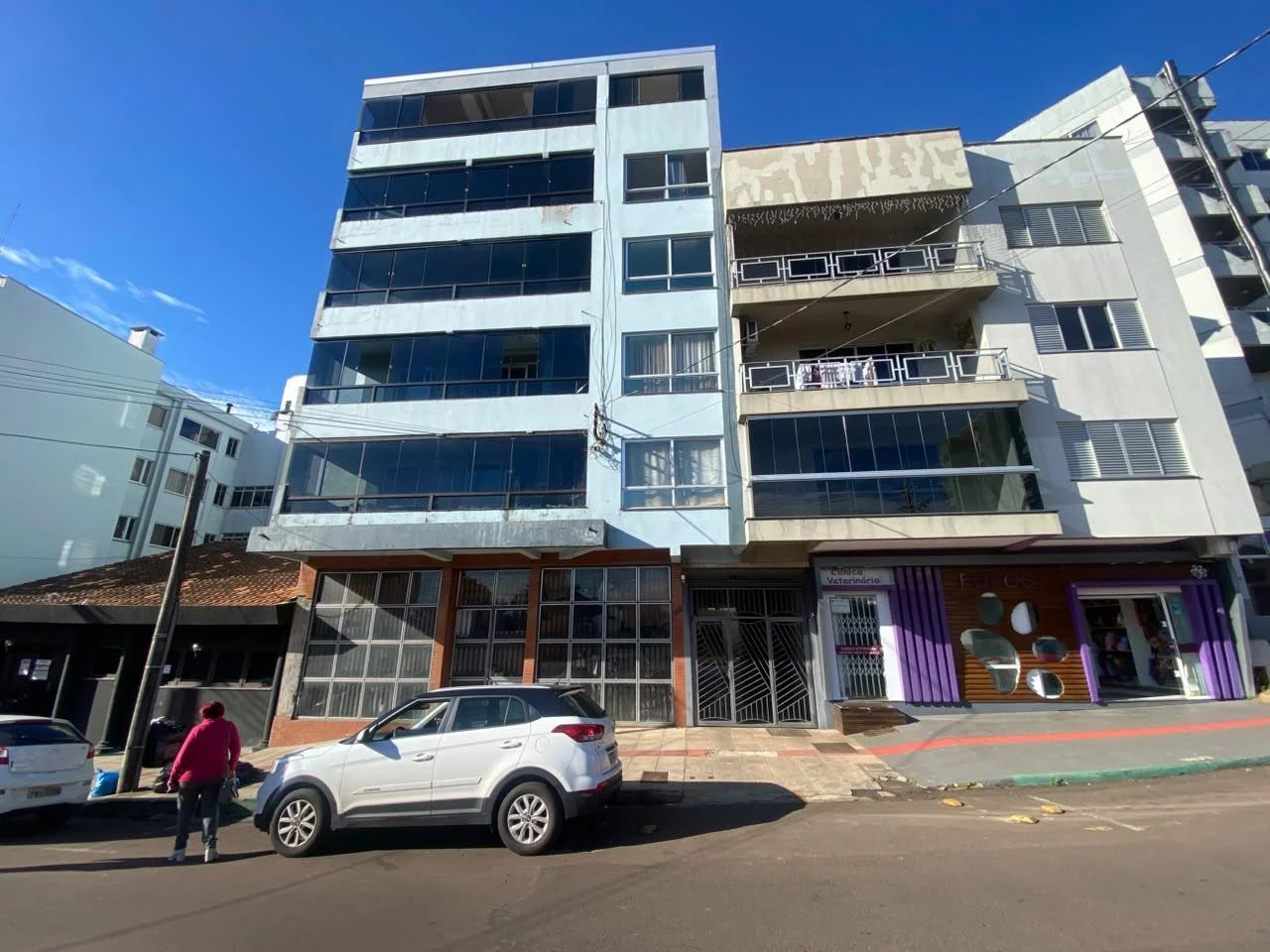 APARTAMENTO AMPLO NO CENTRO DE ERECHIM