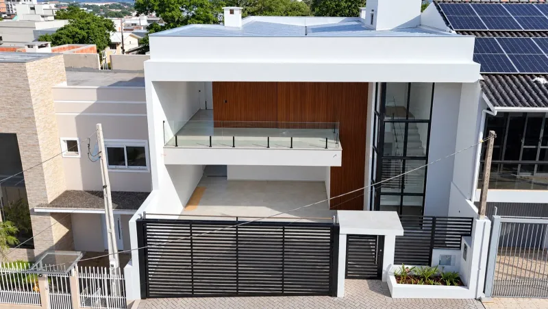 CASA NOVA DE ALTO PADRÃO NO CENTRO DE ERECHIM