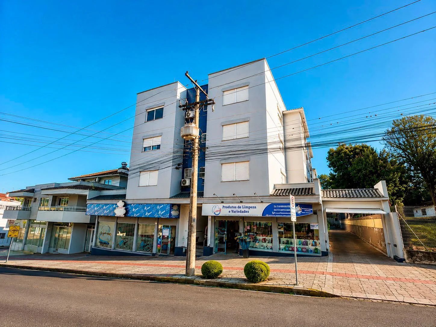 Apto 2 dormitórios, sendo 1 suíte, semimobiliado no Centro de Erechim  (82 m²). 1 vaga