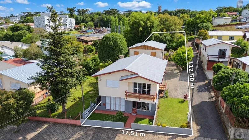 DUAS CASAS | TERRENO DE 1.968 m² | BAIRRO BELA VISTA