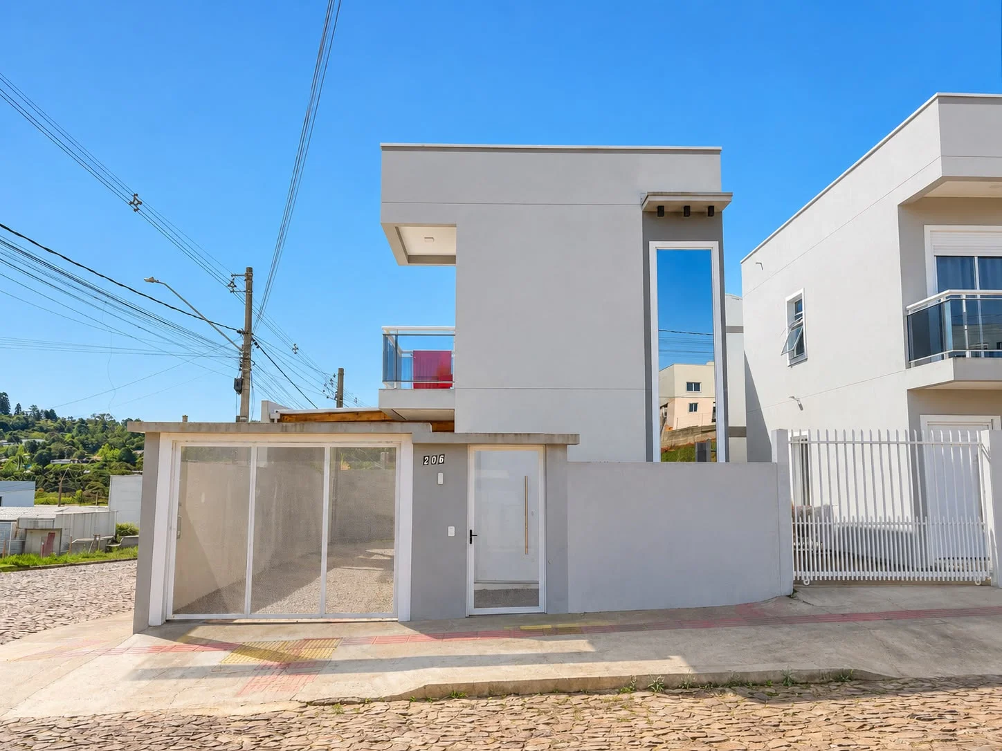 CASA DE ESQUINA À VENDA NO LOTEAMENTO DONA OLGA