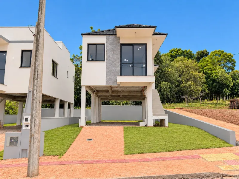 CASA NOVA DE ESQUINA COM ARQUITETURA MODERNA