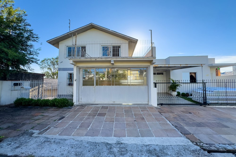 Casa ampla à venda na Rua Porto Alegre – Bairro Dal Molin, Erechim/RS