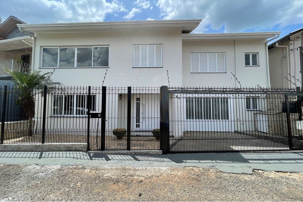 CASA DE ALTO PADRÃO 4 QUARTOS À VENDA NO MORRO DA CEGONHA – ERECHIM/RS