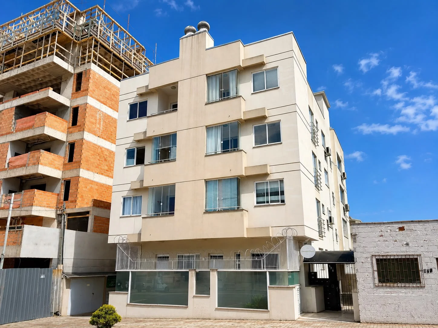 APARTAMENTO NO CENTRO DE ERECHIM 2 DORMITÓRIOS